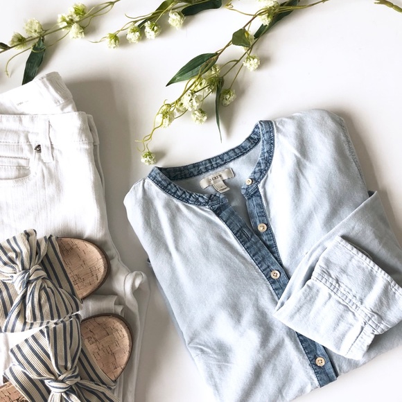 J. Crew Tops - ☀️ 3/$25 J. Crew Collarless Popover Indigo Oxford